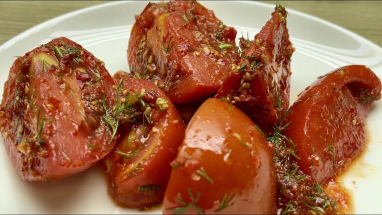 Questo semplice gesto trasforma i pomodori in un antipasto irresistibile…