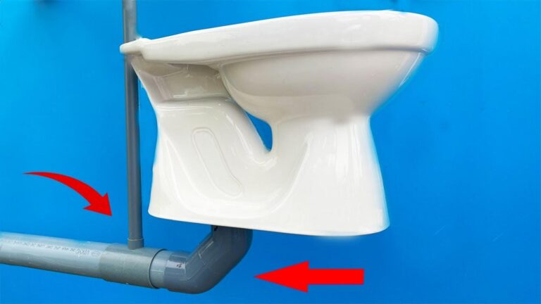 Questo semplice gesto trasforma le tubature del bagno in un’opera d’arte…