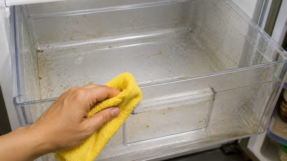 Il metodo naturale per sbiancare i cassetti del frigorifero: guida passo passo