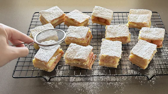 Mini diplomatici: la ricetta dei dolcetti croccanti fuori e cremosi dentro